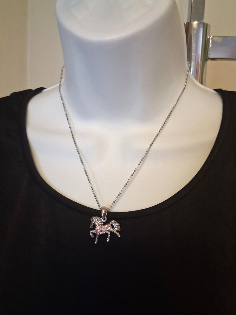 Vintage Artistic Horse Pendant Pink Austrian Crystal Silver-Plated Necklace - Picture 10 of 11